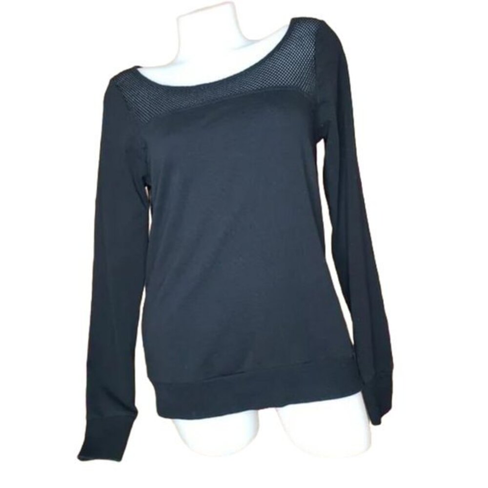 FABLETICS BLACK LONG SLEEVE FISHNET DETAILS TOP SIZE MEDIUM